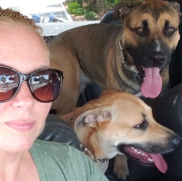 Meet your Posher, Tiffani - Picture 2 of 2